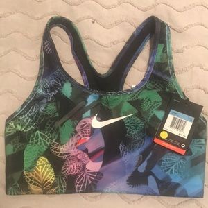 Nike: sports bra